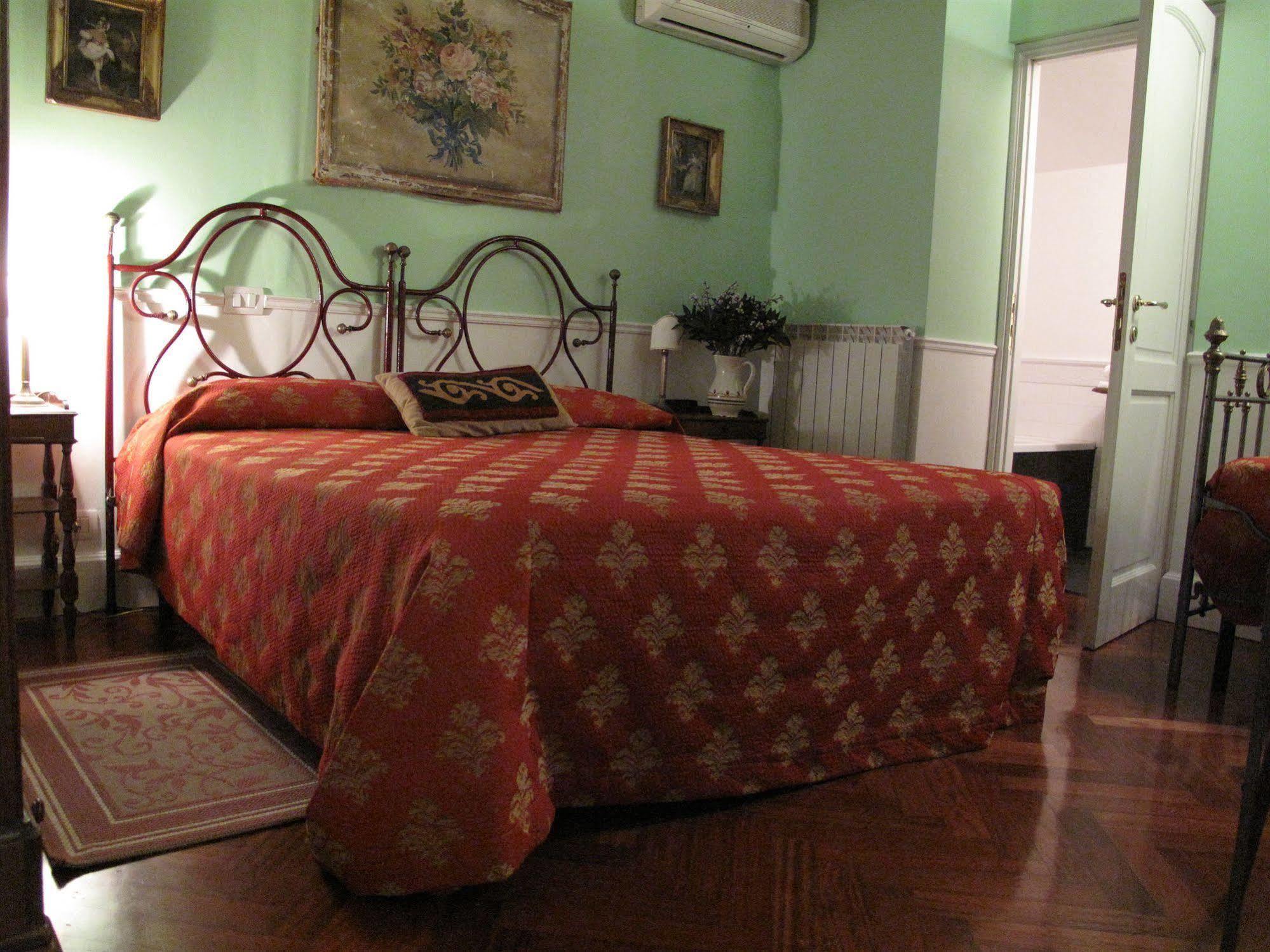 Arco Dei Tolomei Couette-café Rome