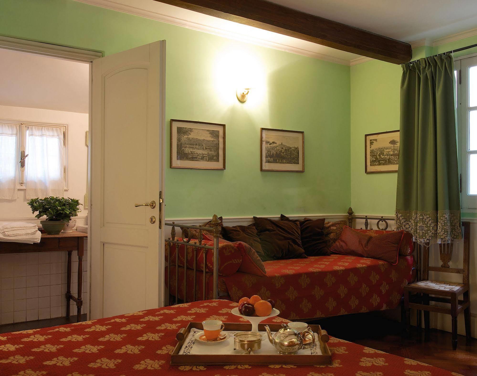 Arco Dei Tolomei Couette-café Rome